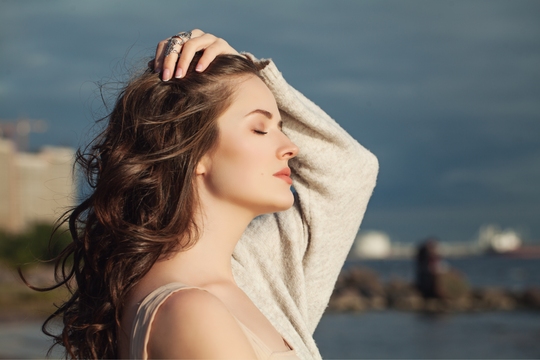 The secret to enhancing wavy textures and eliminating frizz 